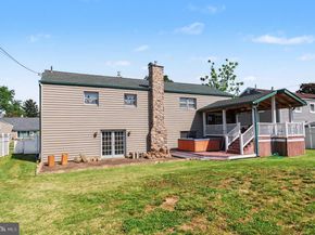 817 Worthington Drive, Warminster PA 18974