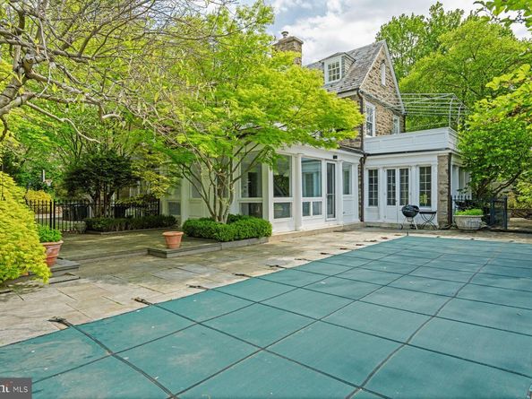 9 Norman Lane, Philadelphia PA 19118