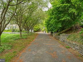 9 Norman Lane, Philadelphia PA 19118