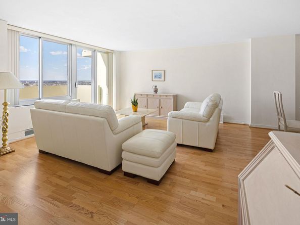604 S Washington Square S 3007, Philadelphia PA 19106