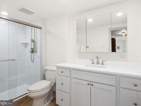 604 S Washington Square S 3007, Philadelphia PA 19106