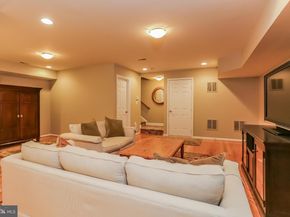 5259 Cozy Glen Lane, Alexandria VA 22312