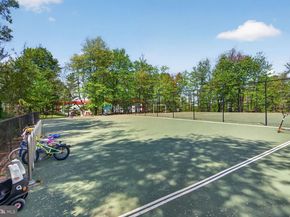 8340 Greensboro Drive 425, Mclean VA 22102