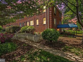 19 Auburn Court A, Alexandria VA 22305