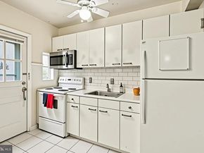 19 Auburn Court A, Alexandria VA 22305