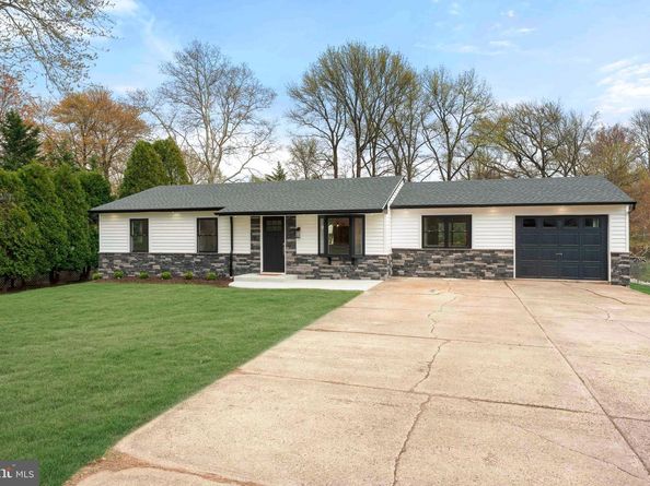 528 W Maple Avenue, Langhorne PA 19047