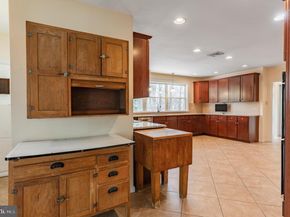 1211 E Butler Pike, Ambler PA 19002