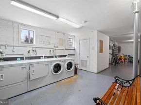 204 Park Terrace Court SE 25, Vienna VA 22180
