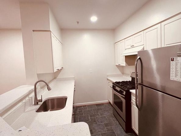 2204 Westcourt Lane 113, Herndon VA 20170