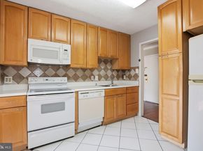 2300 Pimmit Drive 713, Falls Church VA 22043