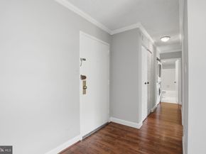 2300 Pimmit Drive 713, Falls Church VA 22043