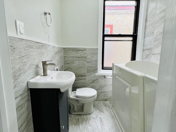 1714 Edgley Street, Philadelphia PA 19121