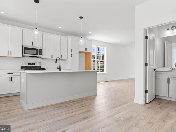 201 8TH St, Bridgeport PA 19405
