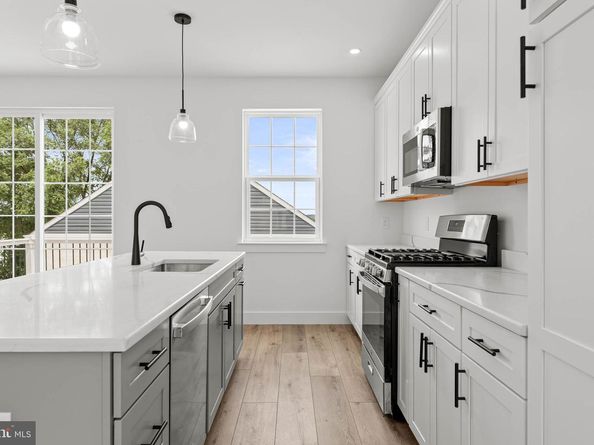 201 8TH St, Bridgeport PA 19405