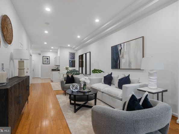 13 R Street NE 1, Washington DC 20002