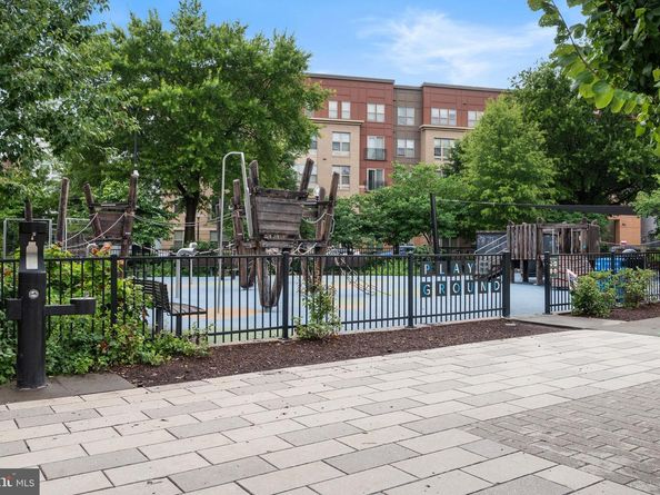 13 R Street NE 1, Washington DC 20002