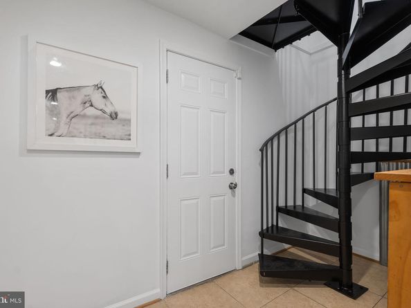13 R Street NE 1, Washington DC 20002