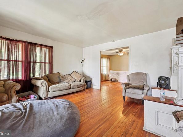 400 W Glenside Avenue, Glenside PA 19038