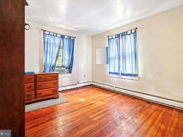 400 W Glenside Avenue, Glenside PA 19038