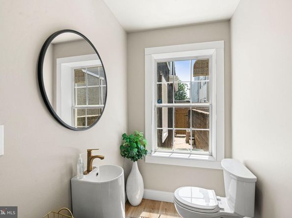 2563 Emerald Street, Philadelphia PA 19125