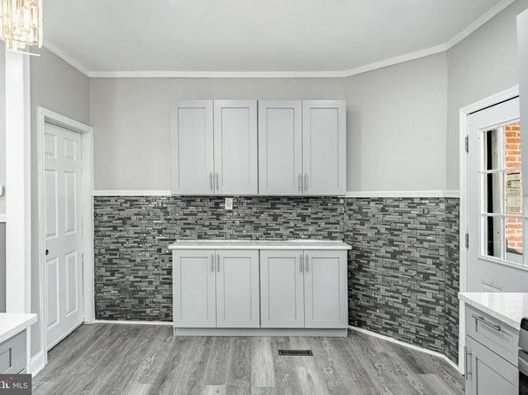 307 Poplar Street, Darby PA 19023