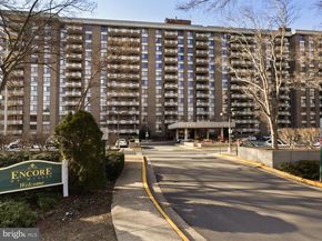 1808 Old Meadow Road 1418, Mclean VA 22102