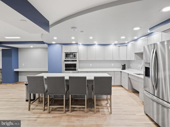 1808 Old Meadow Road 1418, Mclean VA 22102