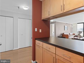 1808 Old Meadow Road 1418, Mclean VA 22102