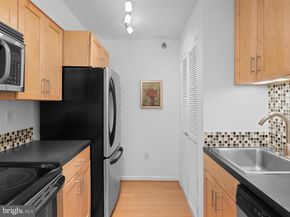 1808 Old Meadow Road 1418, Mclean VA 22102