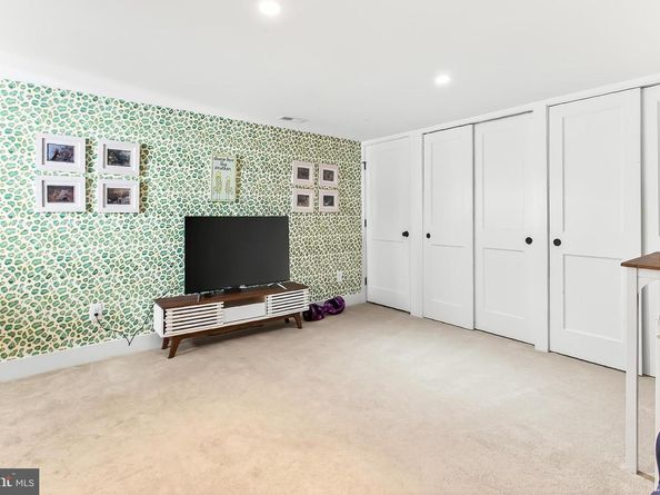 6452 Overbrook Street, Falls Church VA 22043