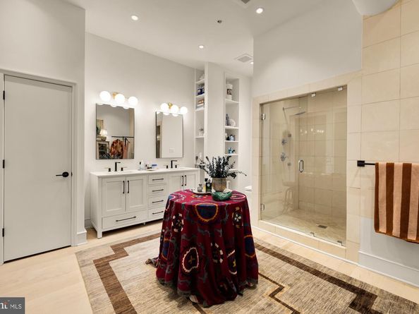 2424 18TH Street NW R1, Washington DC 20009