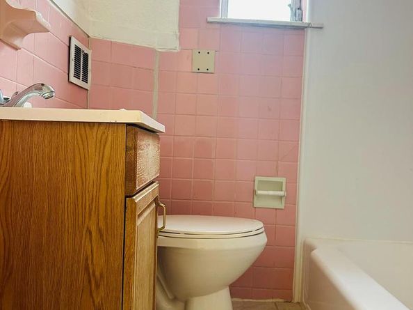 2438 S Philip Street, Philadelphia PA 19148