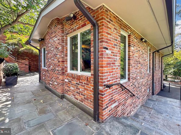 1753 Army Navy Drive, Arlington VA 22202