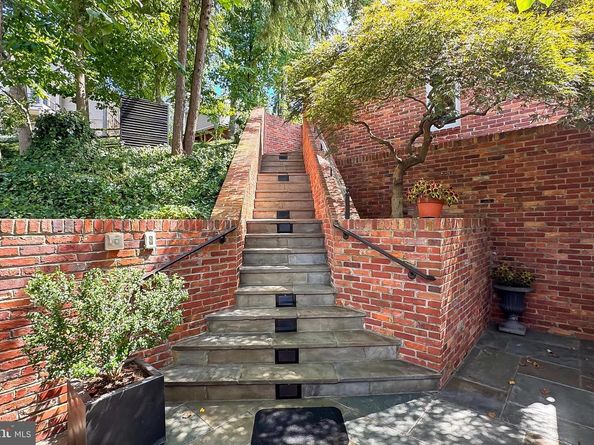 1753 Army Navy Drive, Arlington VA 22202