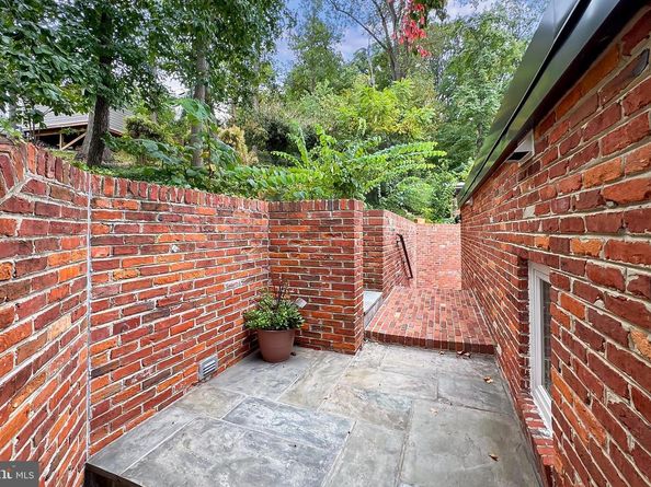 1753 Army Navy Drive, Arlington VA 22202