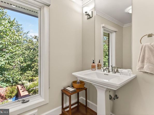 1753 Army Navy Drive, Arlington VA 22202