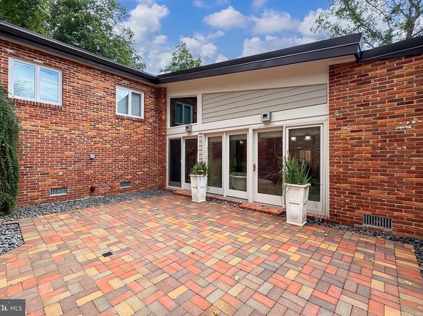 1753 Army Navy Drive, Arlington VA 22202