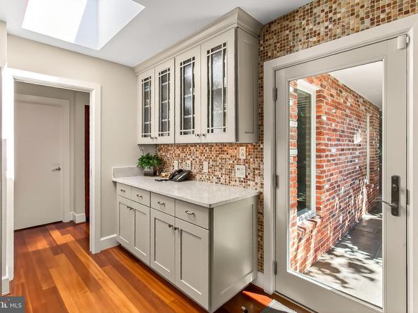 1753 Army Navy Drive, Arlington VA 22202