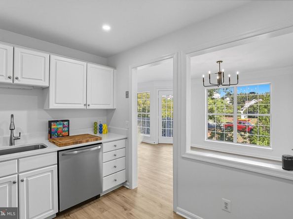 46895 Eaton Terrace 300, Sterling VA 20164