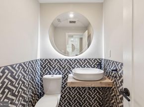 910 Spruce Street 10, Philadelphia PA 19107