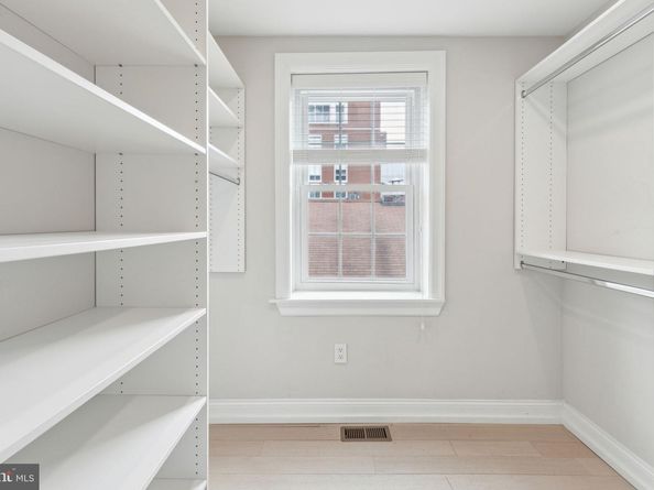 910 Spruce Street 10, Philadelphia PA 19107
