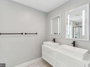 910 Spruce Street 10, Philadelphia PA 19107