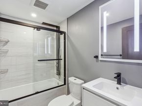 910 Spruce Street 10, Philadelphia PA 19107