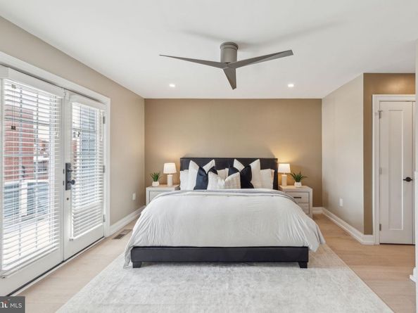 910 Spruce Street 10, Philadelphia PA 19107