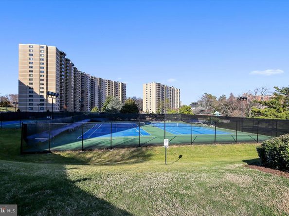 307 Yoakum Parkway 406, Alexandria VA 22304