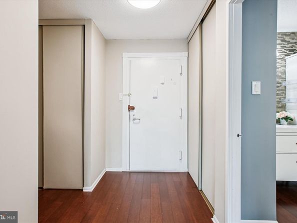 307 Yoakum Parkway 406, Alexandria VA 22304
