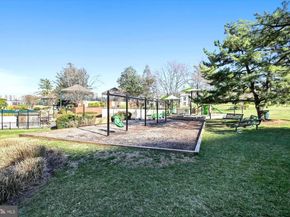 307 Yoakum Parkway 406, Alexandria VA 22304