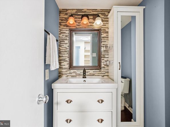 307 Yoakum Parkway 406, Alexandria VA 22304
