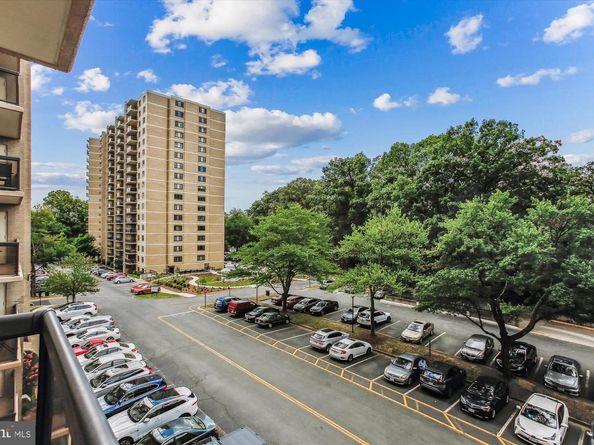 307 Yoakum Parkway 406, Alexandria VA 22304
