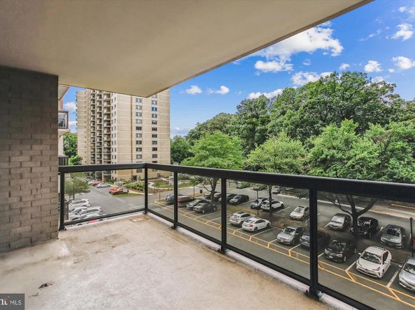 307 Yoakum Parkway 406, Alexandria VA 22304